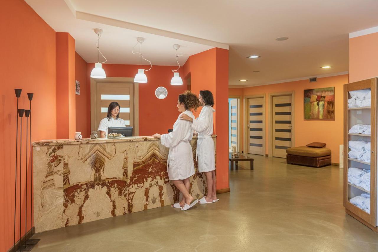 Zina Family Hotel