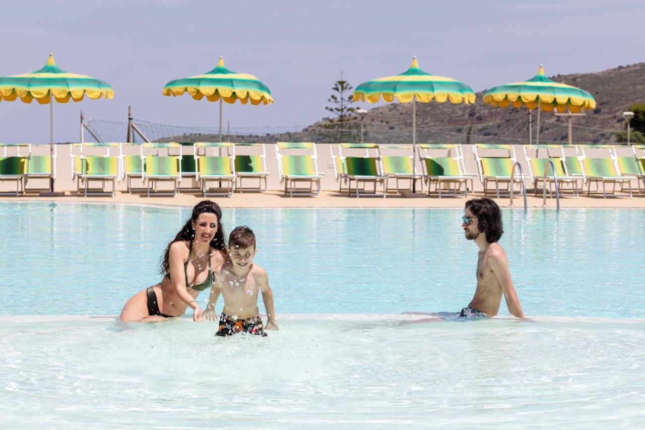 Hotel Zina Family