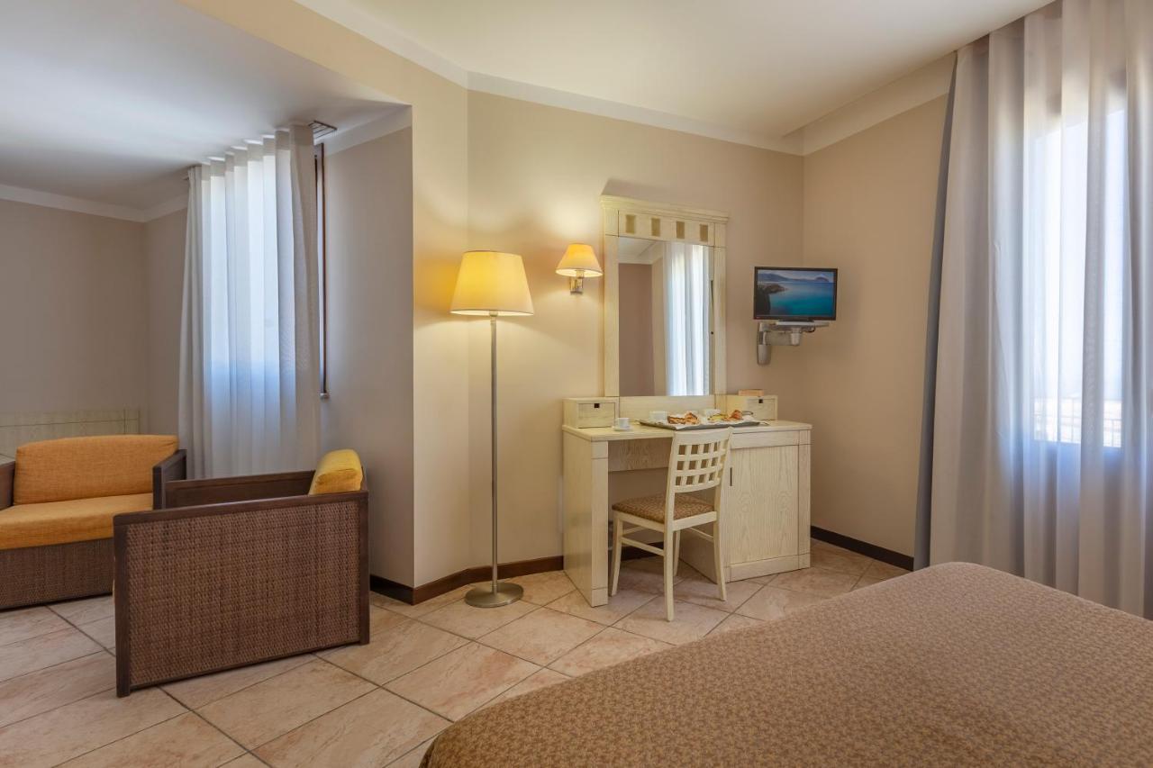 Hotel Zina Family 4*