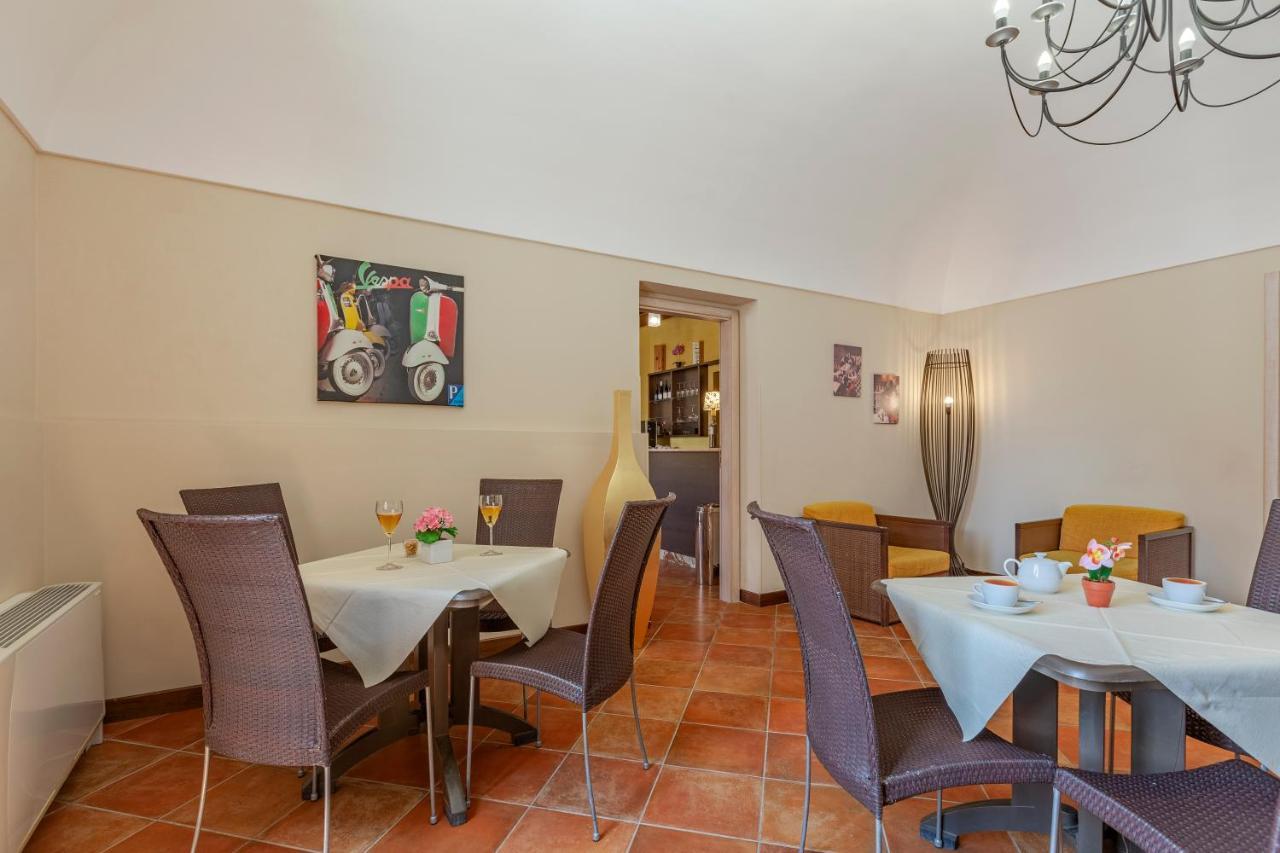 Hotel Zina Family 4*
